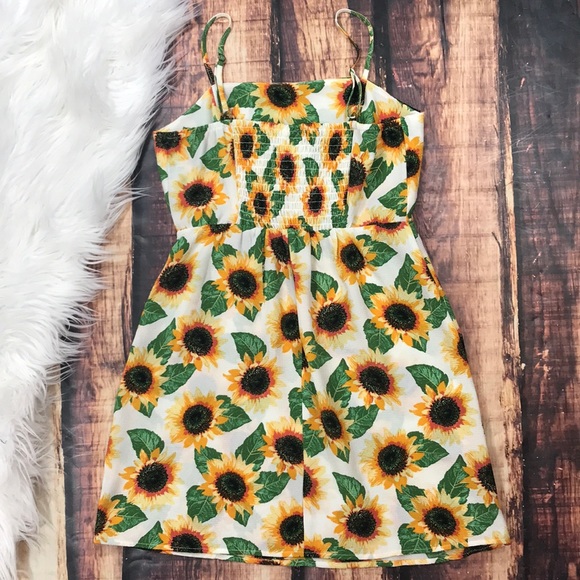 << Sunflower Wrap Bow Sun Dress Floral >> - Picture 6 of 8